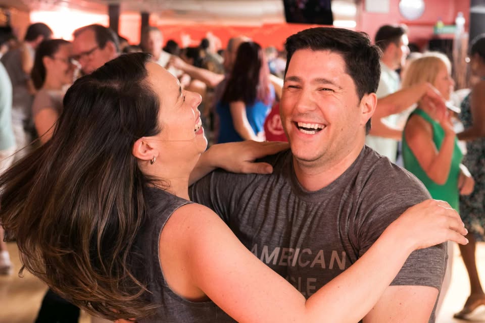 Cours Intro à la Salsa Gratuit - Portes ouvertes à Laval - Partagez