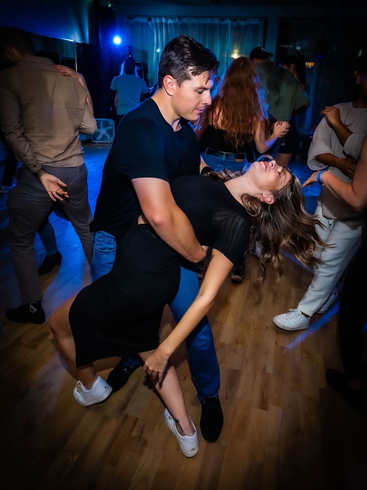 Développe ta Bachata en 2 heures - Cours évolutif