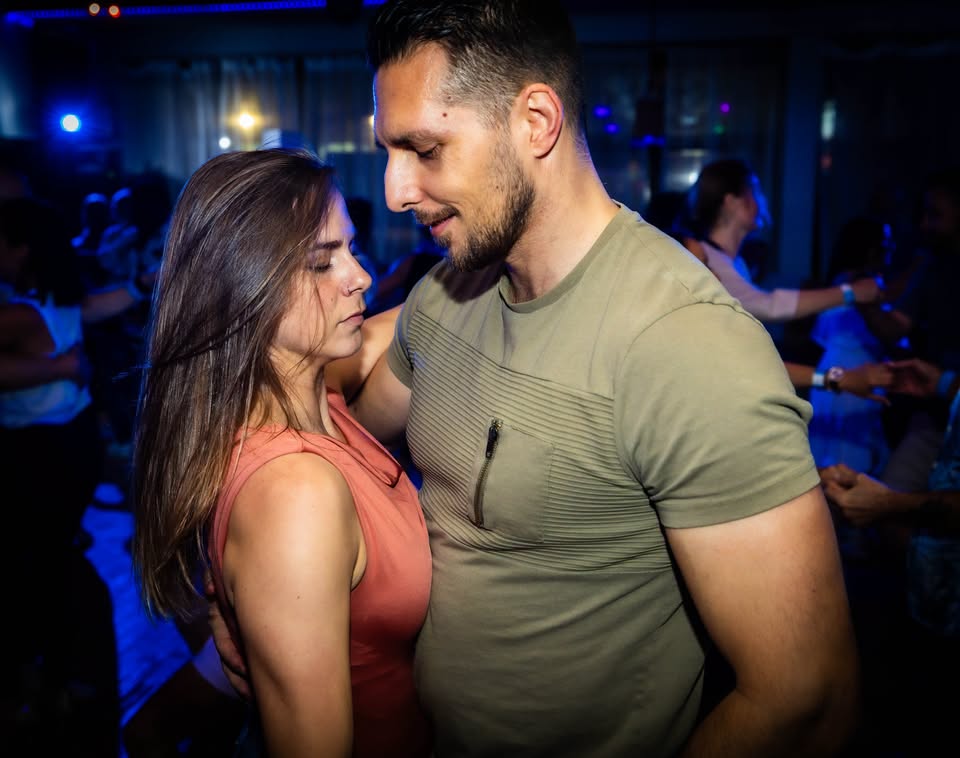 Pura Bachata: Workshops and 100% Bachata Party